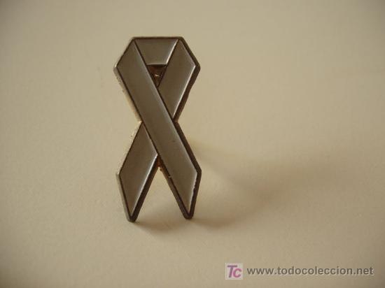 Pins de colecci&oacute;n: pin lazo blanco - Foto 1