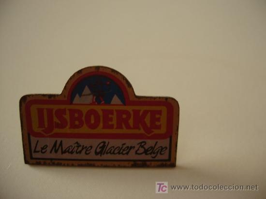 Sammlung von Pins: pin ijsboerke