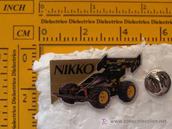 Sammlung von Pins: PIN DE JUGUETES. COCHE TELEDIRIGIDO NIKKO. A&Ntilde;OS 90. PERFECTO.