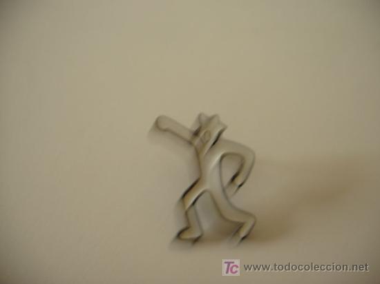 Pins e Spille di collezione: pin mu&ntilde;eco amena