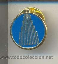 Pin's de collection: 13-1564. Pin Edificio
