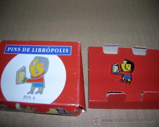 Pins de colecci&oacute;n: Pin de Libropolis, n&ordm; 4. Colecci&oacute;n creada por Mariscal. a&ntilde;os 90. nuevo, con su caja.
