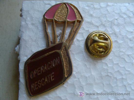 Collection pins: PIN DE ONG'S. COMIDA EN PARACAIDAS. OPERACI&Oacute;N RESCATE. MISIONES HUMANITARIAS. A&Ntilde;OS 90.
