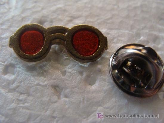 Pins de colecci&oacute;n: PIN COMPLEMENTOS. GAFAS DE SOL. CRISTALES ROJOS. - Foto 1
