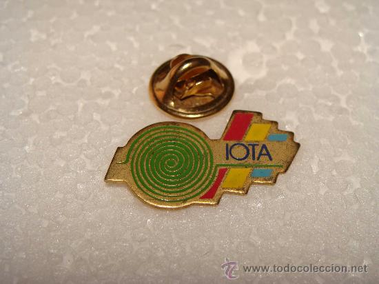 Sammlung von Pins: PIN. IOTA. EMPRESA. PUBLICITARIO.