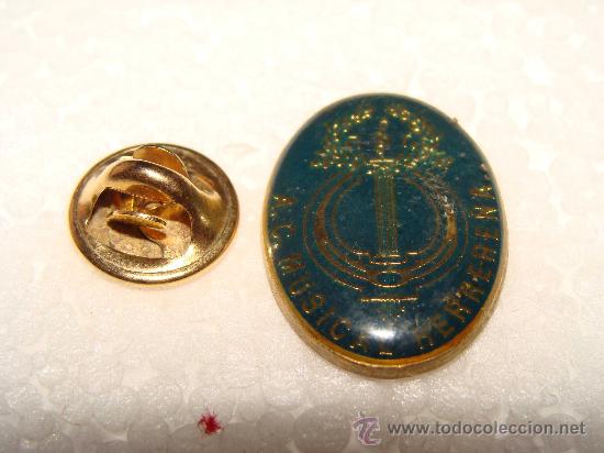 Collection pins: PIN M&Uacute;SICA. ASOCIACI&Oacute;N CULTURAL MUSICAL HERRERE&Ntilde;A. BANDA SEMANA SANTA DE SEVILLA.