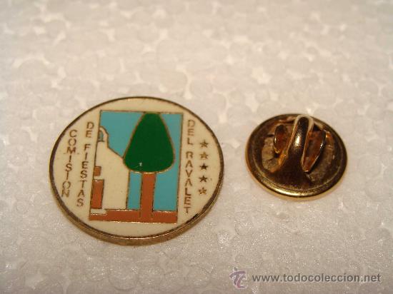 Collection pins: PIN DE TURISMO. COMISI&Oacute;N DE FIESTAS DEL RAVALET. MUCHAMIEL, ALICANTE.