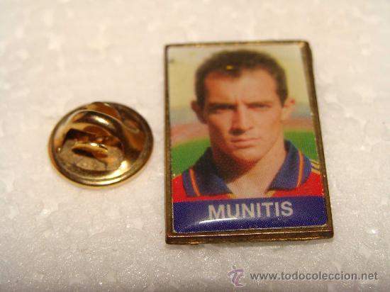 Pins de colecci&oacute;n: PIN DE PEDRO MUNITIS. EUROCOPA DE F&Uacute;TBOL HOLANDA Y B&Eacute;LGICA DE 2000. MARCA. REAL MADRID RACING.