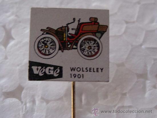 Pin's de collection: ALFILER ANTIGUO. COCHES / MOTOS. COCHE WOLSELEY V&Eacute;G&Eacute; DE 1901. ALFILER PIN.