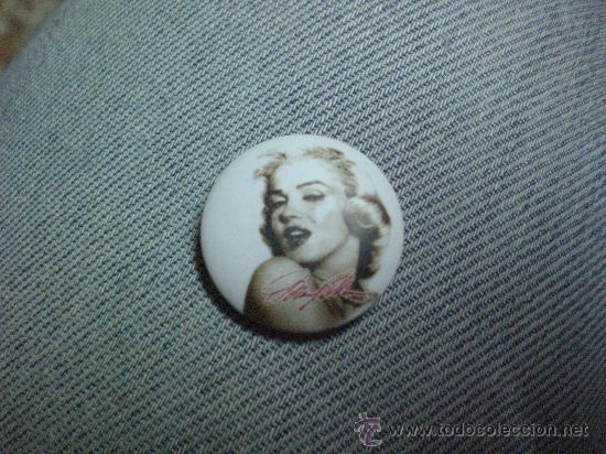 Pins de colecci&oacute;n: Chapa peque&ntilde;a Marilyn Monroe  Cantante musica Pin tipo chapa