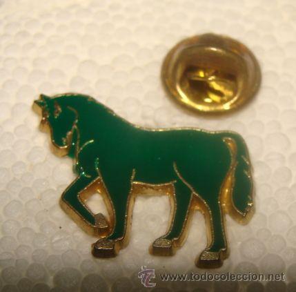 Pins de cole&ccedil;&atilde;o: PIN DE ANIMALES. CABALLO AL PASO. CABALLOS.