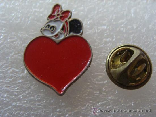 Pin's de collection: PIN DE DIBUJOS ANIMADOS. MINNIE MOUSE TRAS CORAZ&Oacute;N, WALT DISNEY.