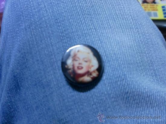 Pins de colecci&oacute;n: Pin tipo chapa imperdible peque&ntilde;a Marilyn Monroe