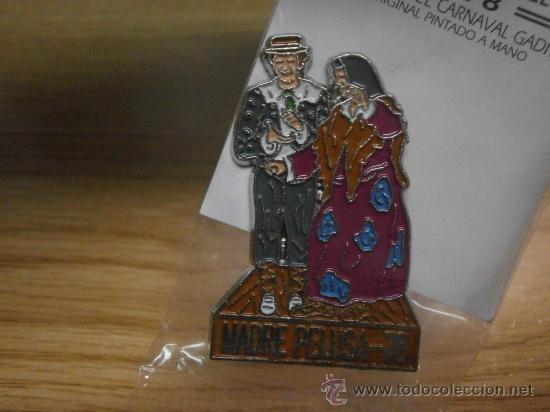 Pins de colecci&oacute;n: CARNAVAL DE CADIZ PINS CHIRIGOTA MADRE PELUSA-78 PIN-23,3