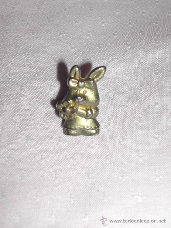 Pins de colecci&oacute;n: Pin de Metal CONEJITA
