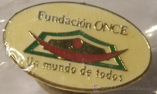 Collection pins: PIN FUNDACI&Oacute;N ONCE - UN MUNDO DE TODOS (NUEVO, EN BOLSA ORIGINAL)