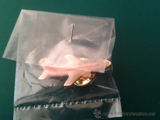 Pins de cole&ccedil;&atilde;o: Pin avi&oacute;n compa&ntilde;&iacute;a a&eacute;rea espa&ntilde;ola Air Europa nuevo en bolsa original