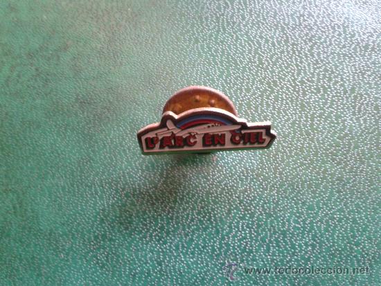 Collection pins: Pin conjunto musical l'arc en ciel avi&oacute;n arco iris