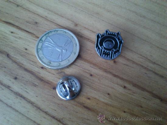 Pins de colecci&oacute;n: Pin de la coleccion Els Barcelopins del a&ntilde;o 1996. El pin es la letra O.