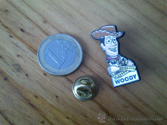 Pins de colecci&oacute;n: Woody, Pin de la pelicula Toy Story de Disney.