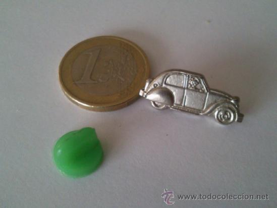Pins de colecci&oacute;n: Antiguo Pin De Coche Plateado. - Foto 1