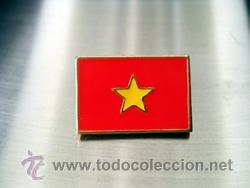 Sammlung von Pins: pin bandera vietnam