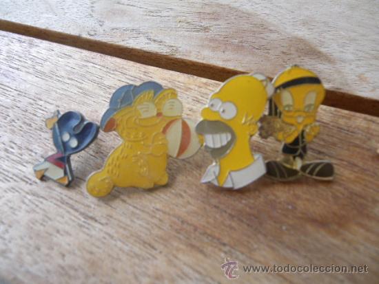 Pins de colecci&oacute;n: 3 pins de personajes televisivos