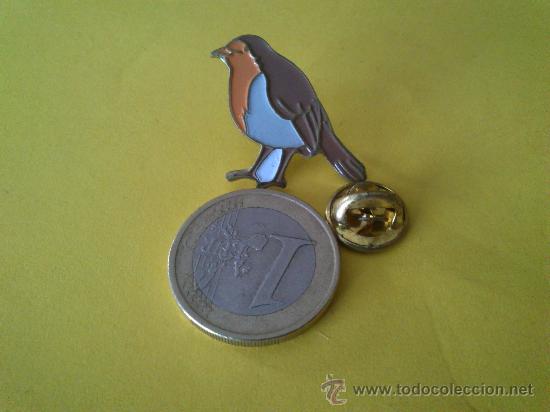 Pin's de collection: Antiguo Pin De La Colecci&oacute;n Fauna Dels Paisos Catalans Ocells, Es El Pit-Roig (Petirrojo).
