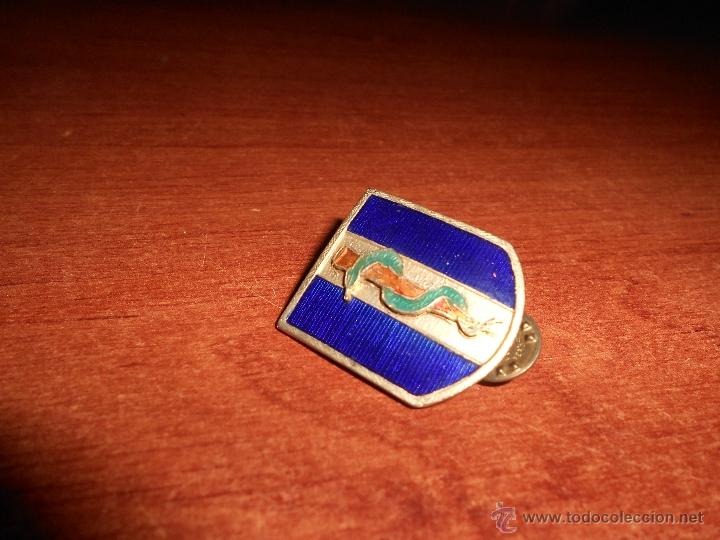 Pins de colecci&oacute;n: PIN ESMALTADO CON EL S&Iacute;MBOLO DE MEDICINA