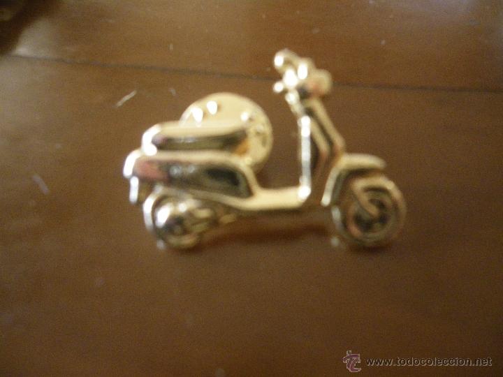 Pins de colecci&oacute;n: 2 Pins de moto scooter