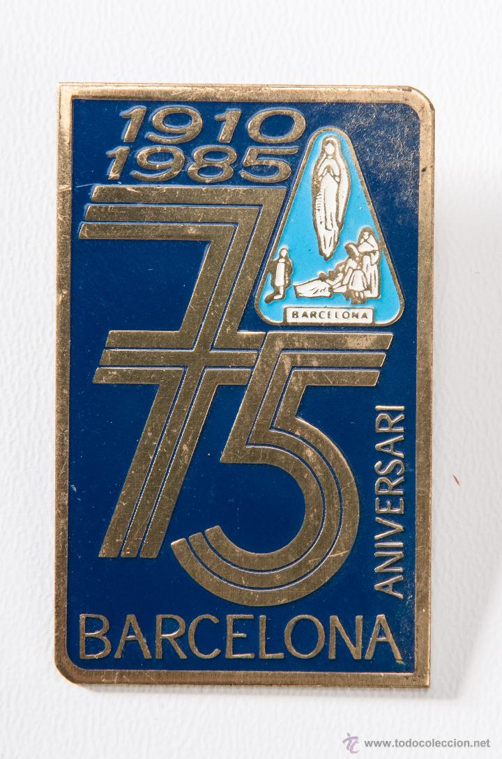 Pins de colecci&oacute;n: INSIGNIA BARCELONA ANIVERSARIO DE 75 A&Ntilde;OS, 1910-1985