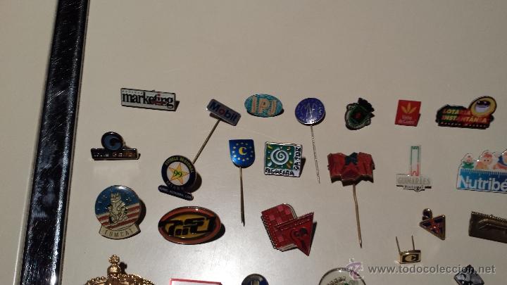 Pins de colecci&oacute;n: LOTE DE 48 PINS VARIADOS - Foto 2