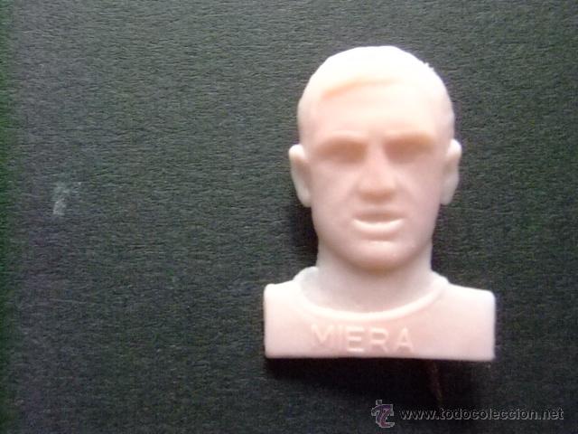 Pin's de collection: PIN PLASTICO PIPAS CHURRUCA MIERA un buen defensa del MADRID