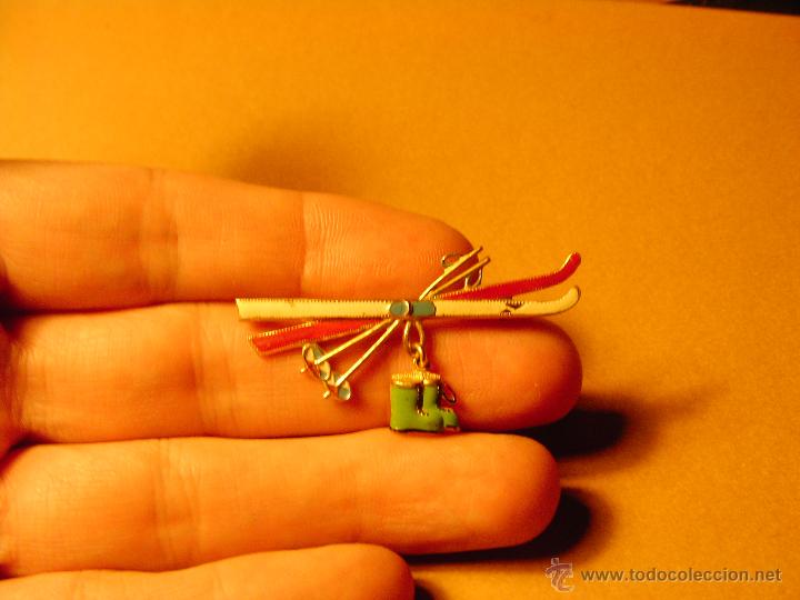 Pins de colecci&oacute;n: Antiguo pin de  Esqui. Es de aguja