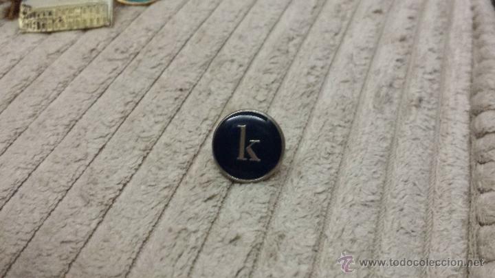 Pins de colecci&oacute;n: PIN A IDENTIFICAR CONTIENE UNA K - Foto 1