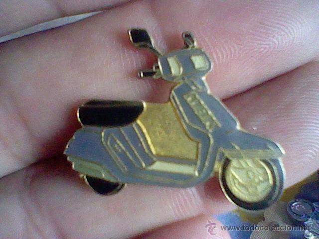 Pins de colecci&oacute;n: pin MOTO TIPO VESPA MBK