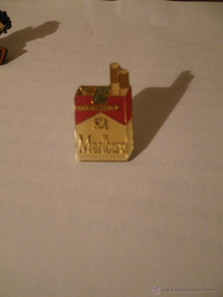 Pins de colecci&oacute;n: 2 Pins publicidad de la marca de cigarrillos: MALBORO y WINSTON