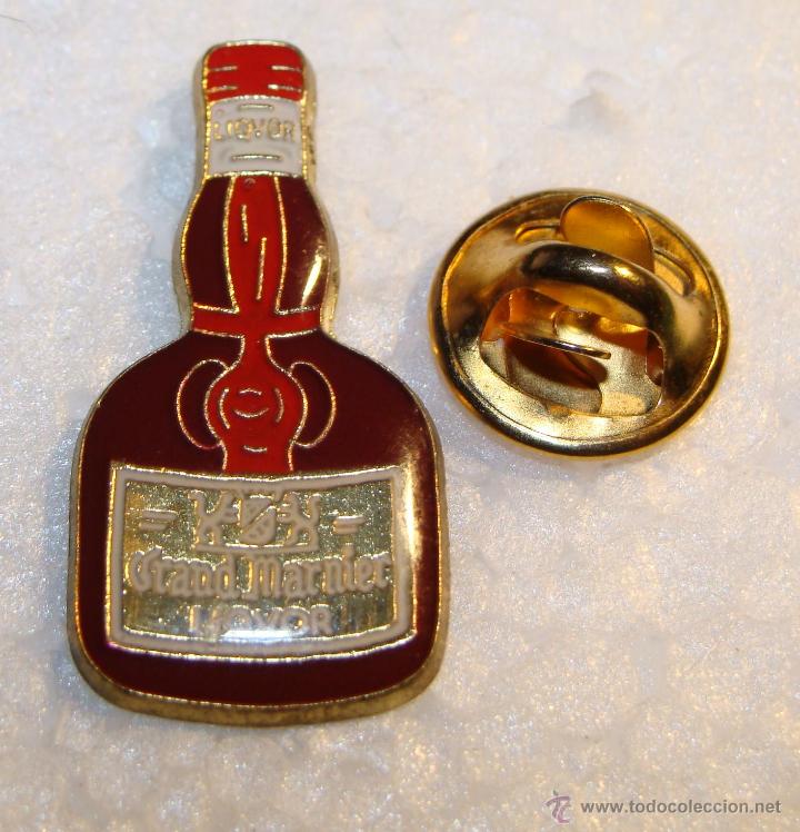 Pins de colecci&oacute;n: PIN DE BEBIDAS. BOTELLA DE LICOR GRAND MARNIER. CORD&Oacute;N ROJO