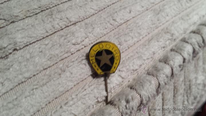 Pins de colecci&oacute;n: ANTIGUO PIN DE MELDOIRO - Foto 1