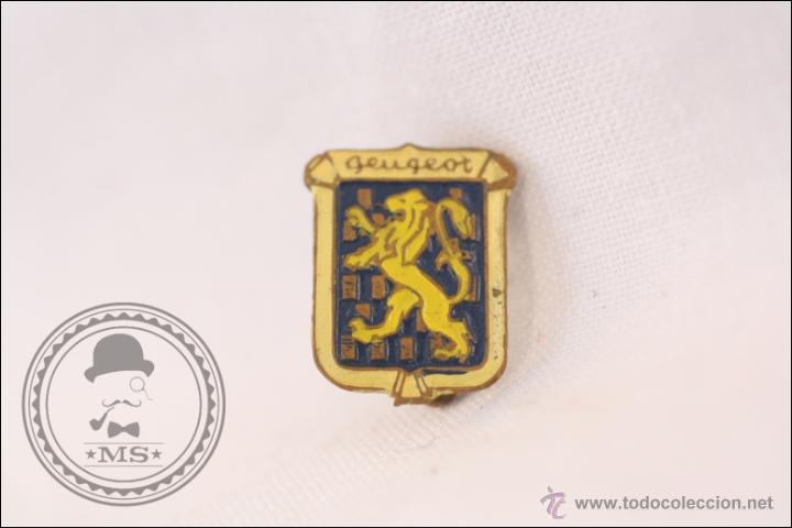 Pins de colecci&oacute;n: Antigua Insignia de Aguja - Emblema / Escudo de Peugeot - Medidas 15 x 12 Mm - Autom&oacute;viles