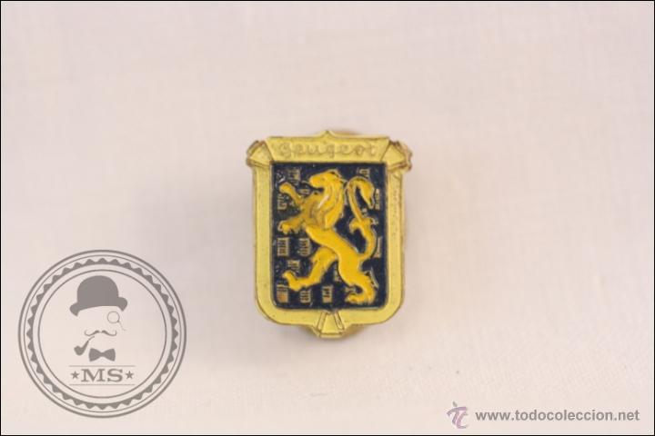 Pins de colecci&oacute;n: Antigua Insignia de Solapa / Ojal - Emblema / Escudo de Peugeot - Medidas 16 x 13 Mm - Autom&oacute;viles