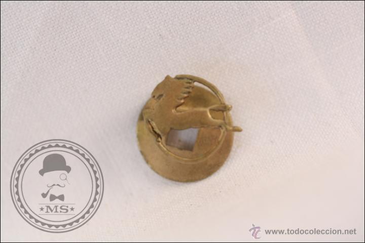 Pins de colecci&oacute;n: Antigua Insignia de Solapa / Ojal - Emblema de Pegaso - Camiones - 14 x 12 Mm