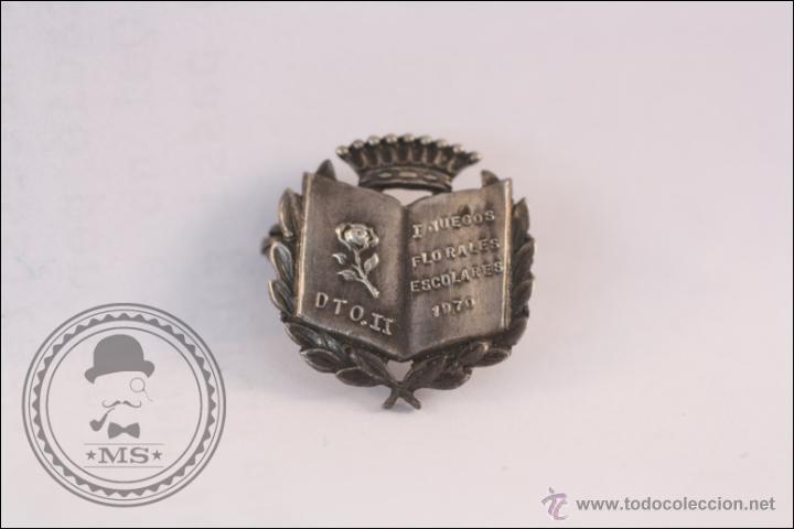 Pins de cole&ccedil;&atilde;o: Antigua Insignia de Aguja - Dto. II. I Juegos Florales Escolares. 1970 - 18 x 17 Mm