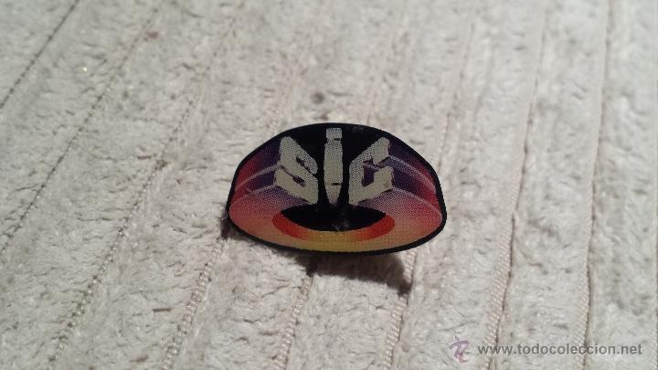 Pins de colecci&oacute;n: PIN DE NEUMATICOS SIC - Foto 1