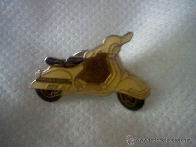 Pins de colecci&oacute;n: pin moto tipo vespa