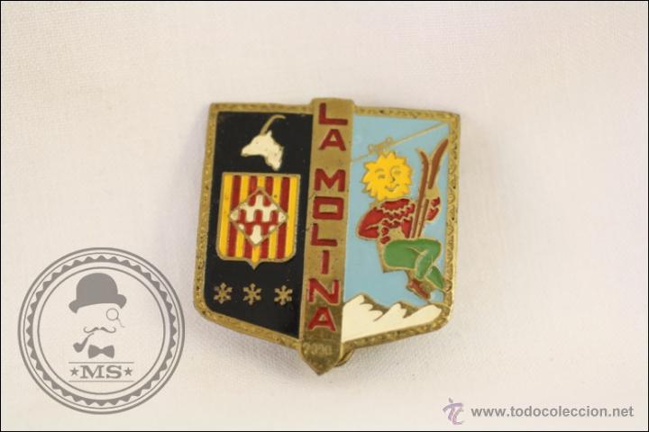 Pins de colecci&oacute;n: Antigua Insignia de Aguja - Escudo Estaci&oacute;n de Esqu&iacute; La Molina. 2000 - 30 x 35 Mm
