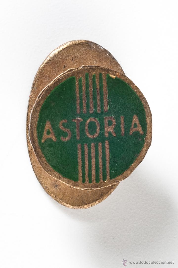 Sammlung von Pins: INSIGNIA PIN DE METAL DE Galerias ASTORIA. Barcelona COMPRA MINIMA PARA ENVIAR CINCO EUROS