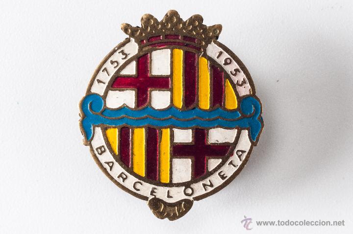 Pins de colecci&oacute;n: PIN O INSIGNIA DE METAL DE BARCELONETA 1753-1953