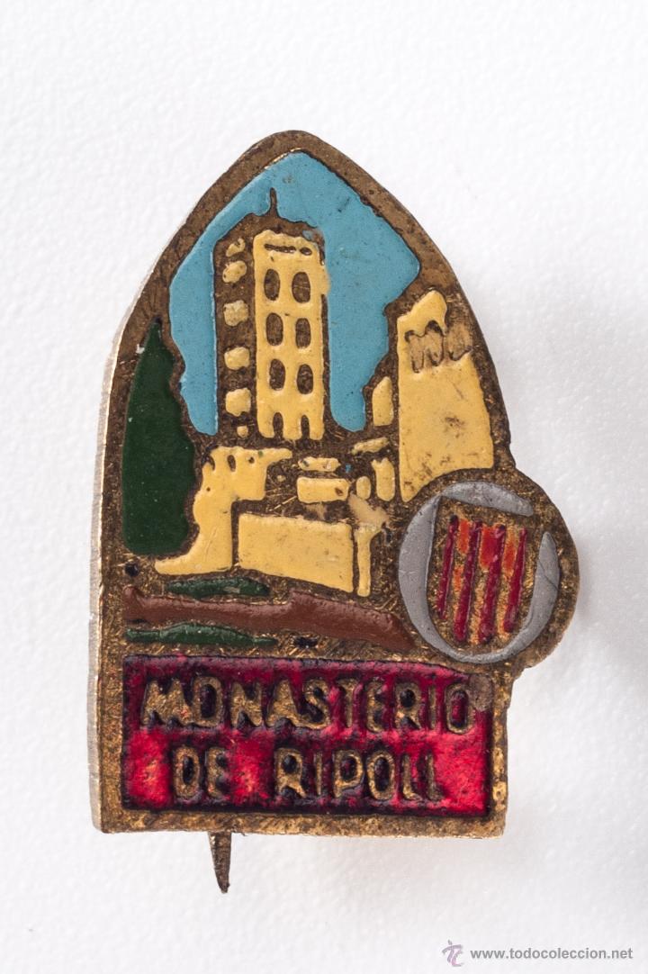 Pins e Spille di collezione: PIN O INSIGNIA DE METAL DEL MONASTERIO DE RIPOLL COMPRA MINIMA PARA ENVIAR CINCO EUROS