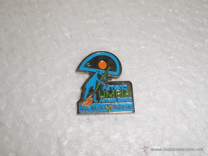Pins de cole&ccedil;&atilde;o: PIN ALMERIA LIMPIA. AREA MEDIO AMBIENTE